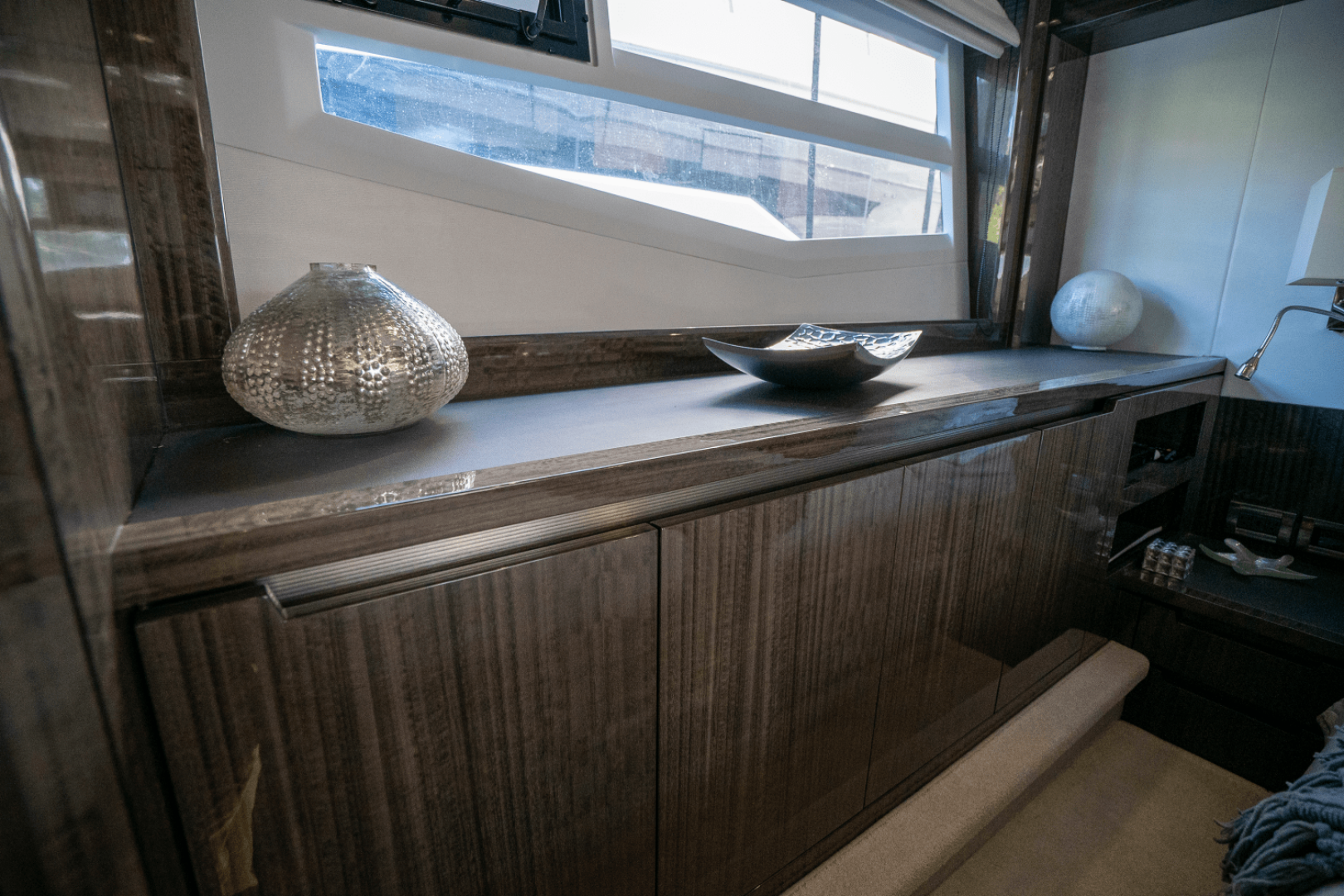 Slide: The Image of Galeon 550 FLY 2022 - 32