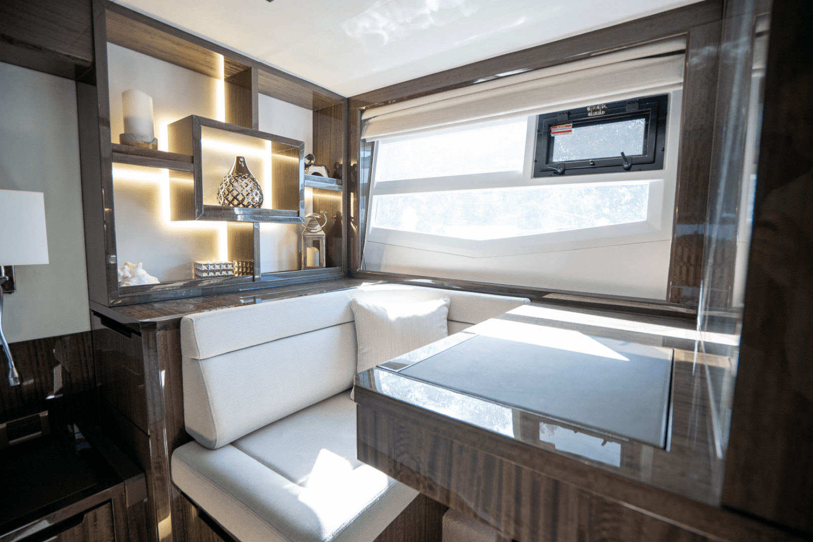 Slide: The Image of Galeon 550 FLY 2022 - 34