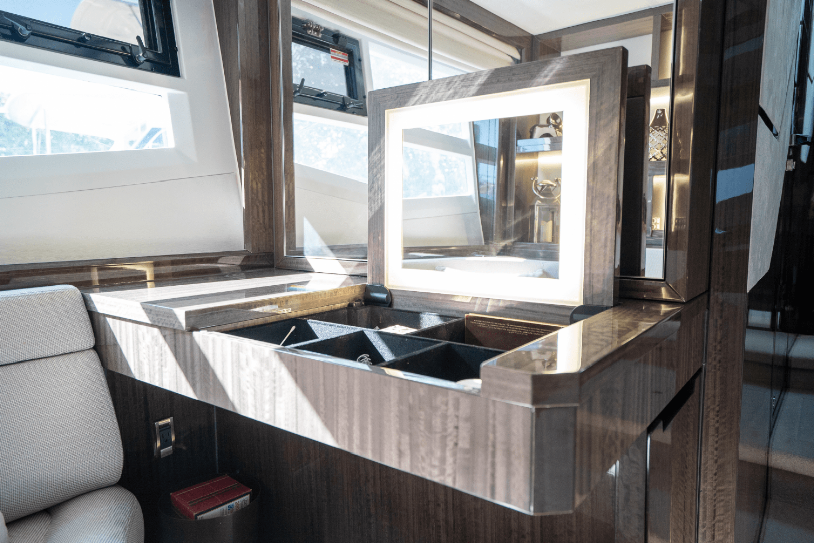 Slide: The Image of Galeon 550 FLY 2022 - 37