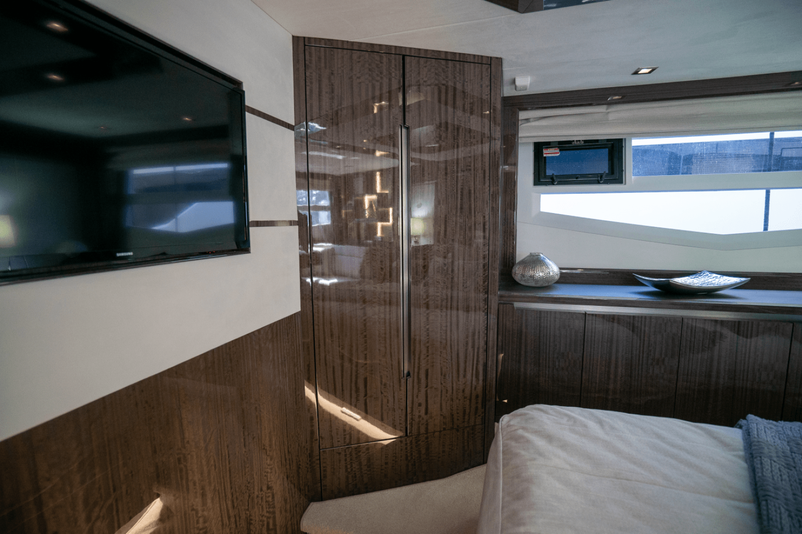Slide: The Image of Galeon 550 FLY 2022 - 41