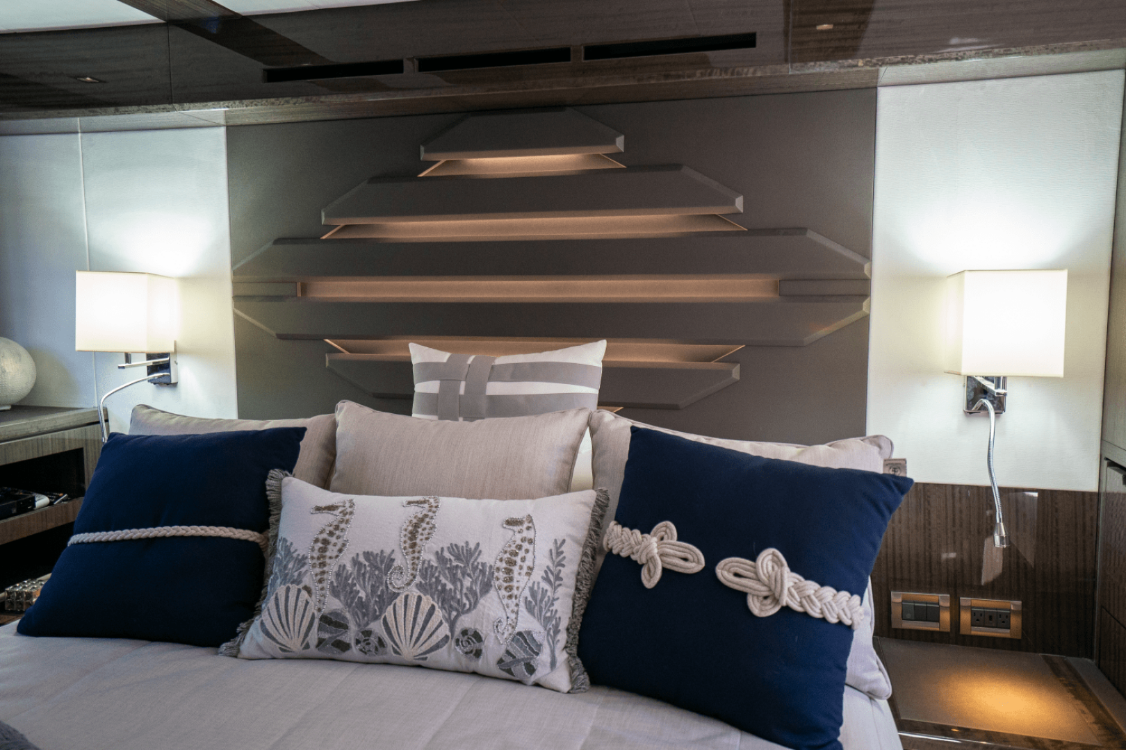 Slide: The Image of Galeon 550 FLY 2022 - 43