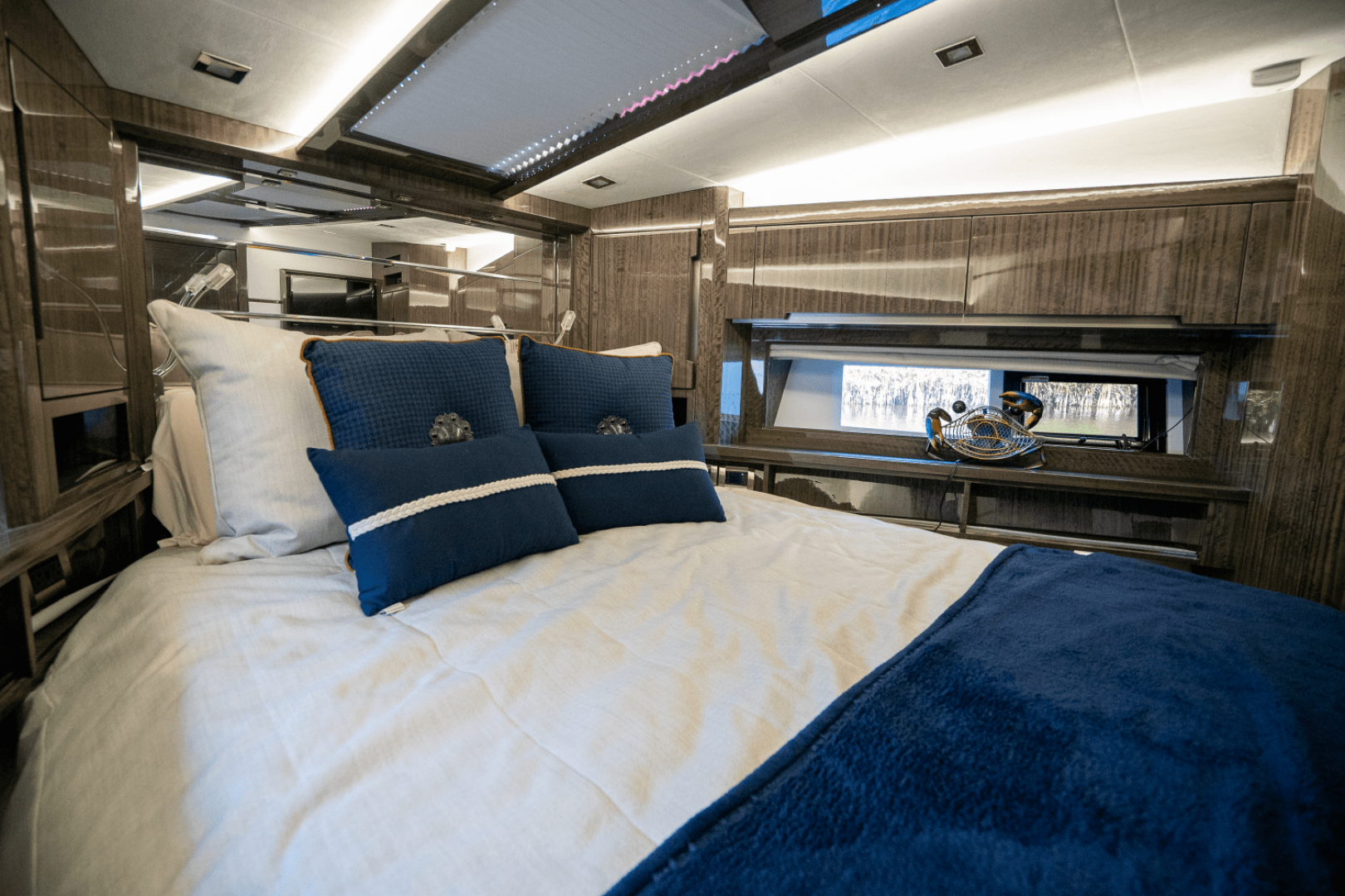 Slide: The Image of Galeon 550 FLY 2022 - 53