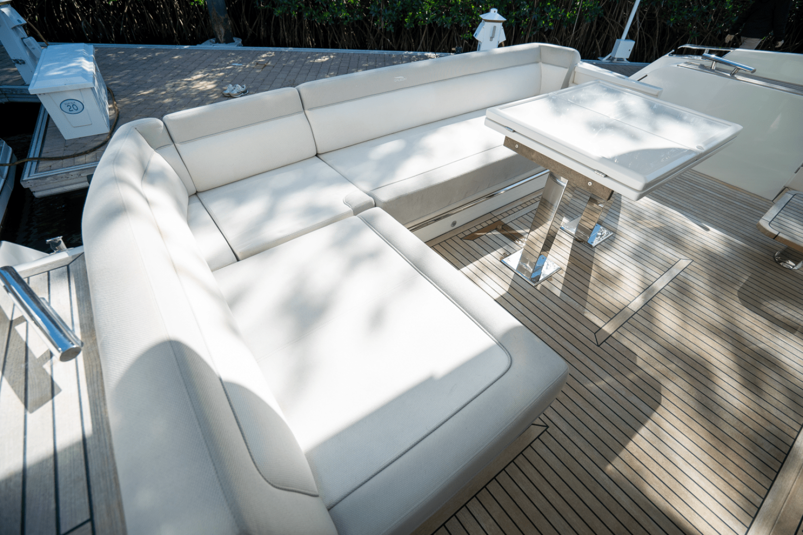 Slide: The Image of Galeon 550 FLY 2022 - 6