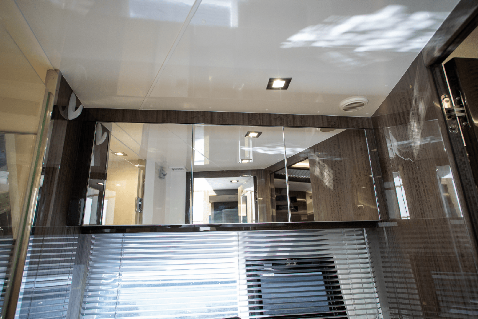 Slide: The Image of Galeon 550 FLY 2022 - 62
