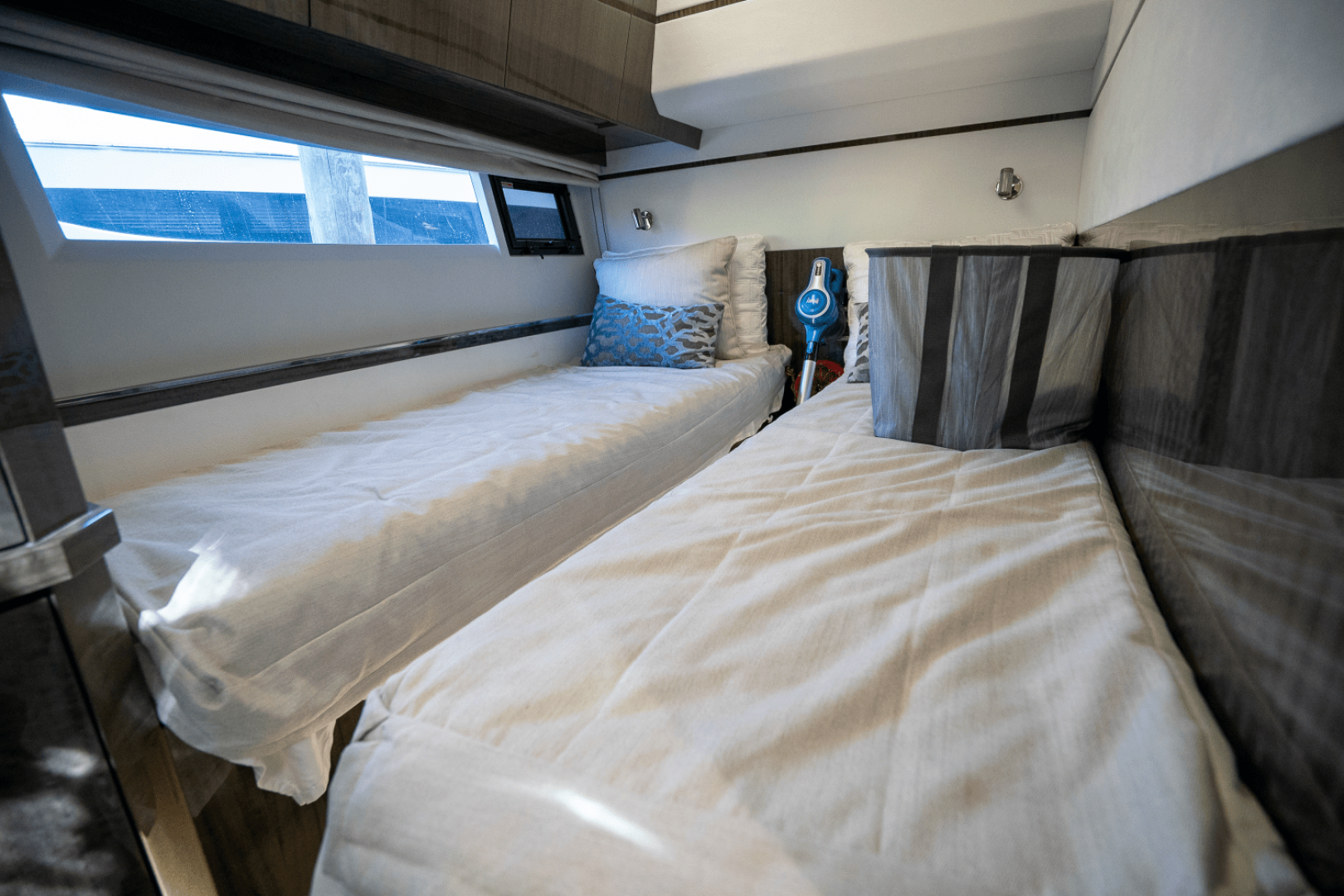 Slide: The Image of Galeon 550 FLY 2022 - 64