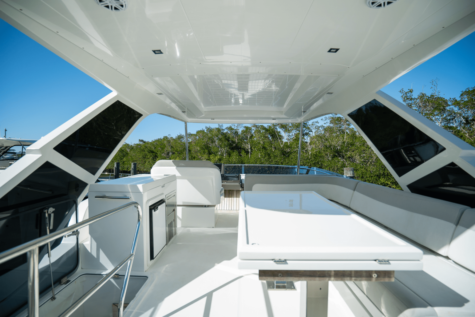 Slide: The Image of Galeon 550 FLY 2022 - 65