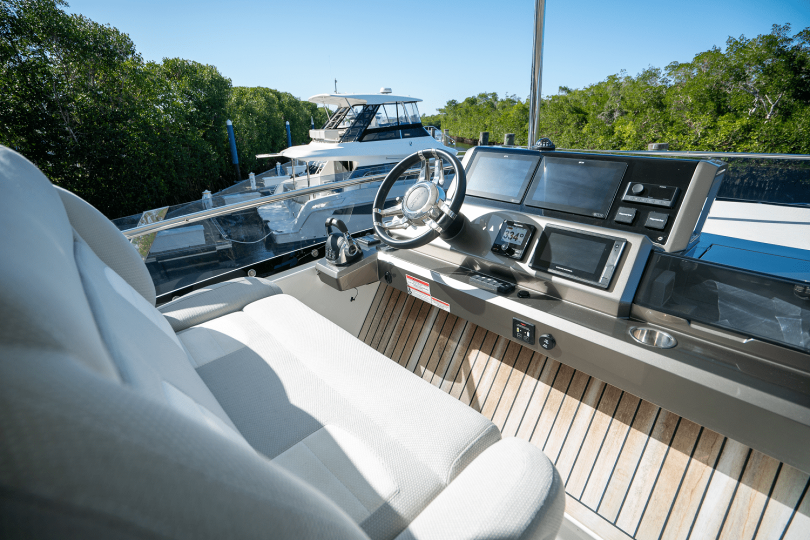 Slide: The Image of Galeon 550 FLY 2022 - 70