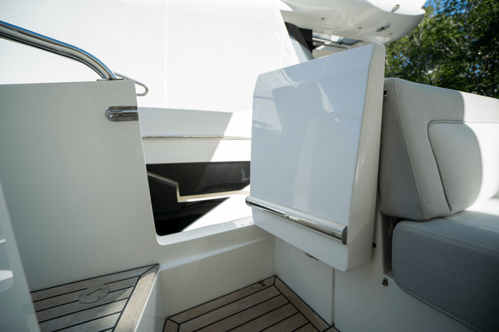 Slide: The Image of Galeon 550 FLY 2022 - 8