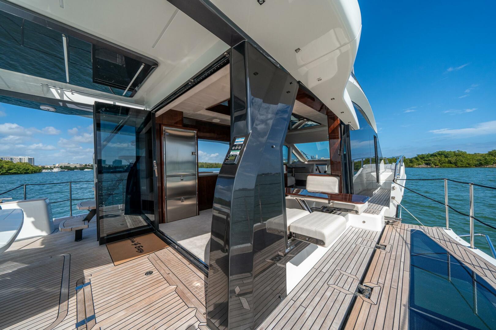 Slide: The Image of Galeon 560 Fly 2024 - 15