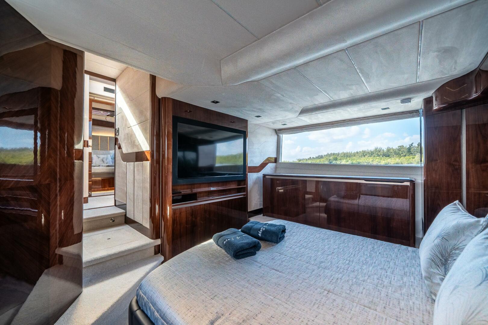 Slide: The Image of Galeon 560 Fly 2024 - 34