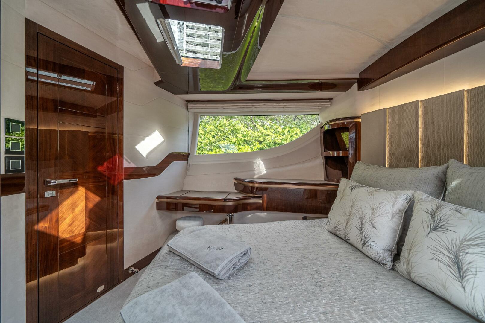 Slide: The Image of Galeon 560 Fly 2024 - 37