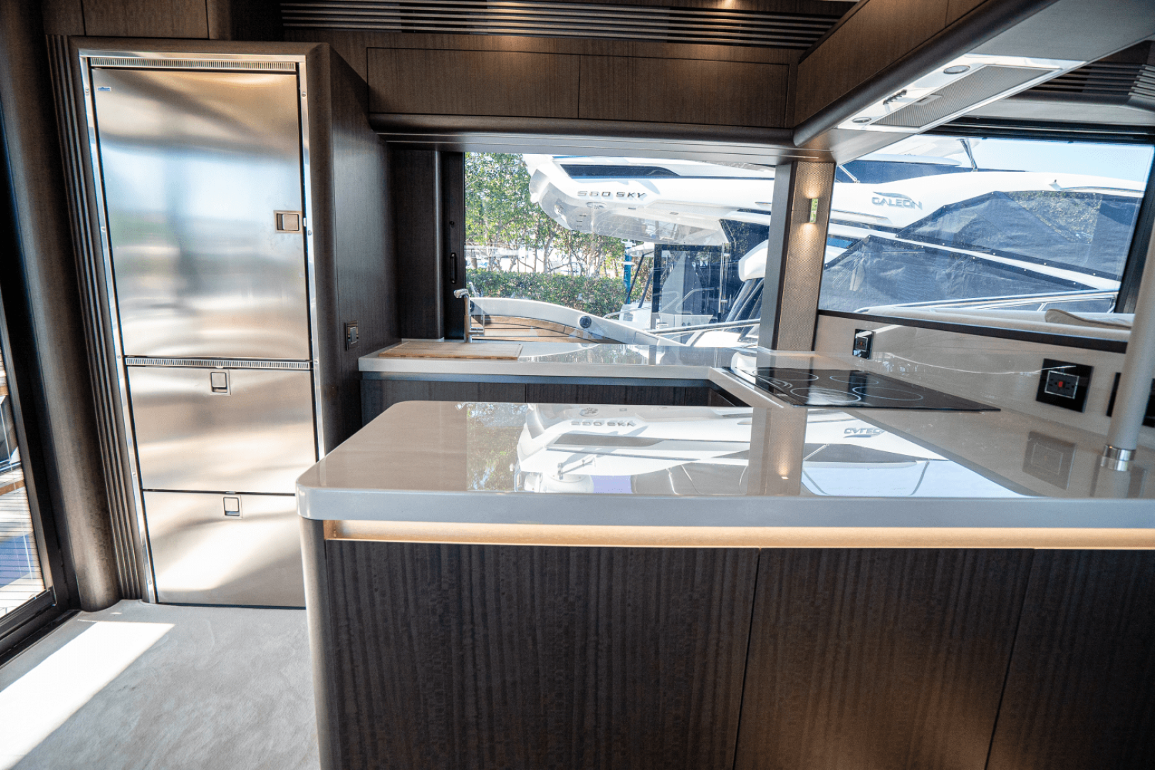Slide: The Image of Galeon 560 FLY 2025 - 4973049