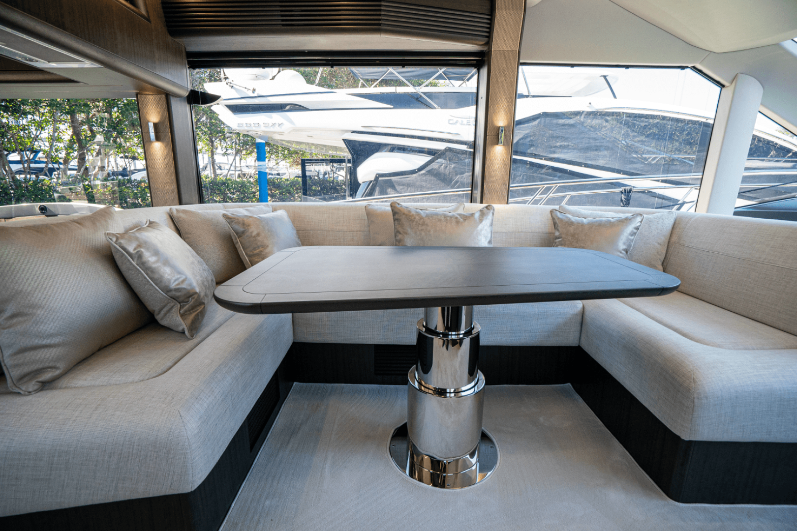 Slide: The Image of Galeon 560 FLY 2025 - 4973060