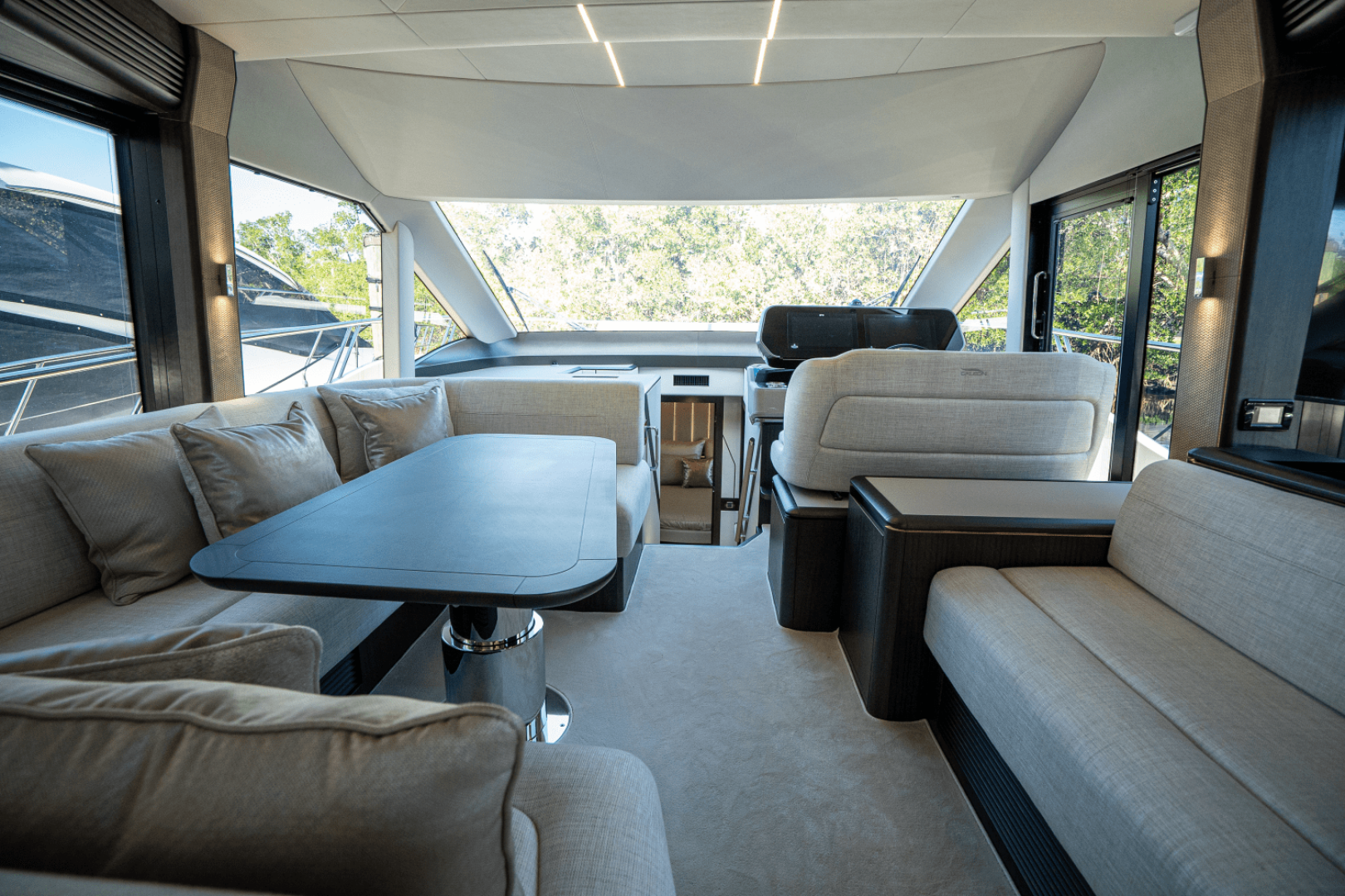 Slide: The Image of Galeon 560 FLY 2025 - 4973066