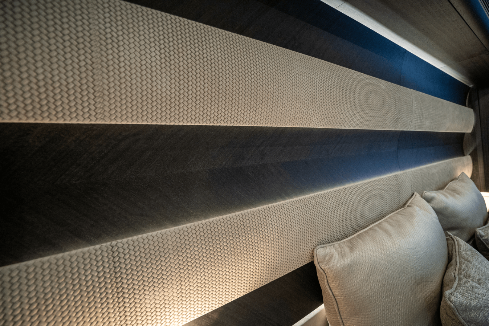Slide: The Image of Galeon 560 FLY 2025 - 4973071