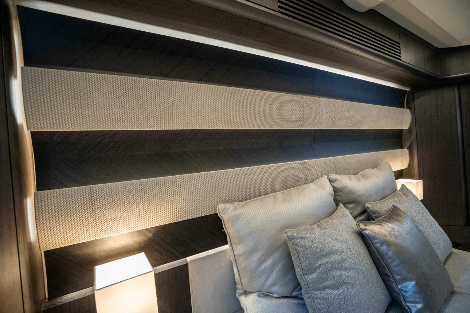 Slide: The Image of Galeon 560 FLY 2025 - 4973072
