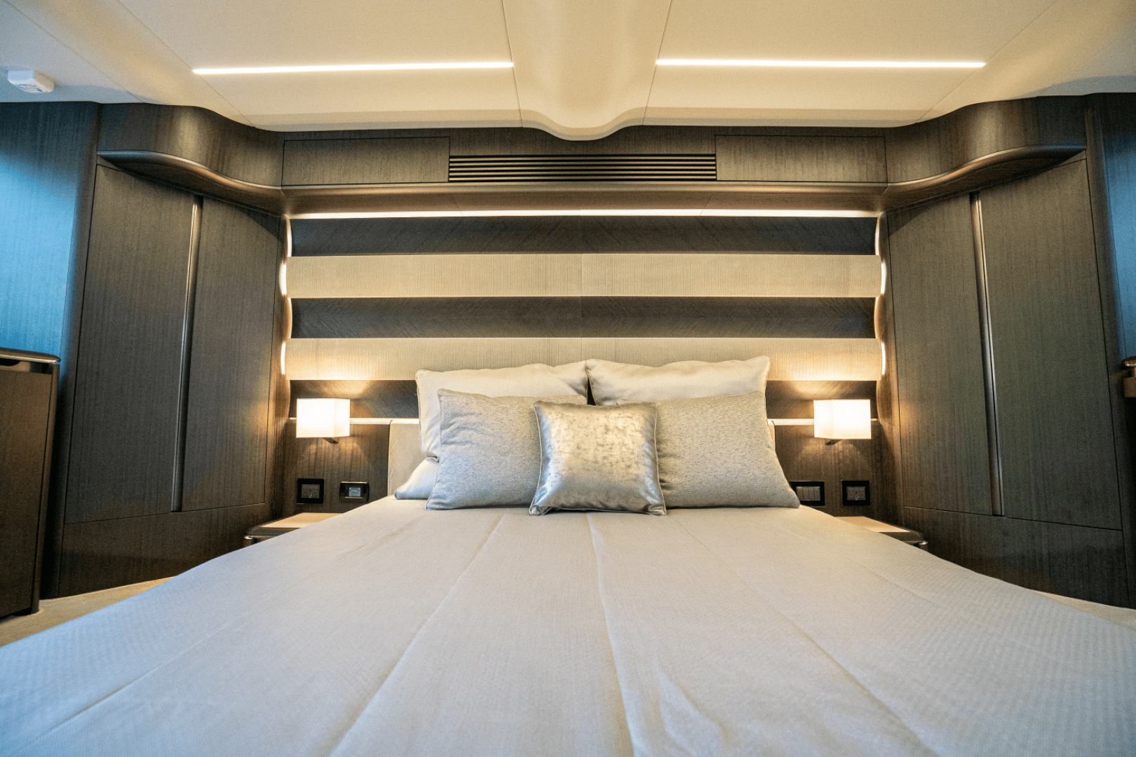 Slide: The Image of Galeon 560 FLY 2025 - 4973073