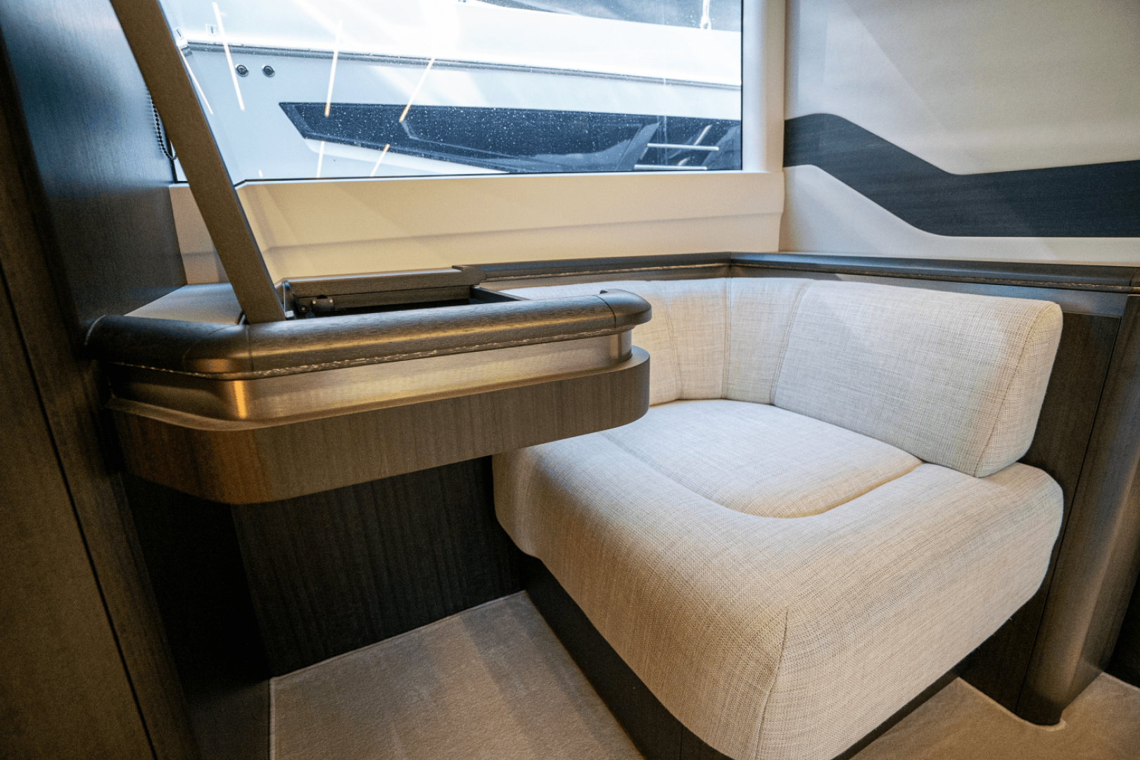 Slide: The Image of Galeon 560 FLY 2025 - 4973076