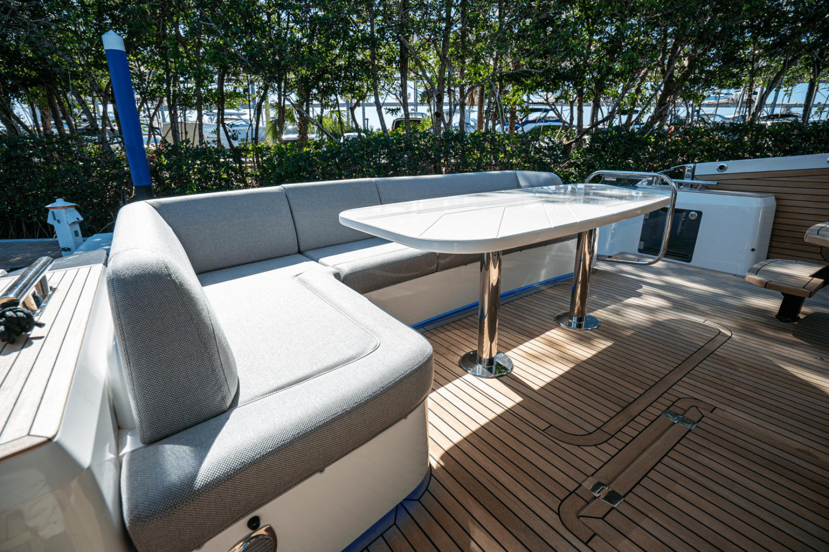 Slide: The Image of Galeon 560 FLY 2025 - 4973104