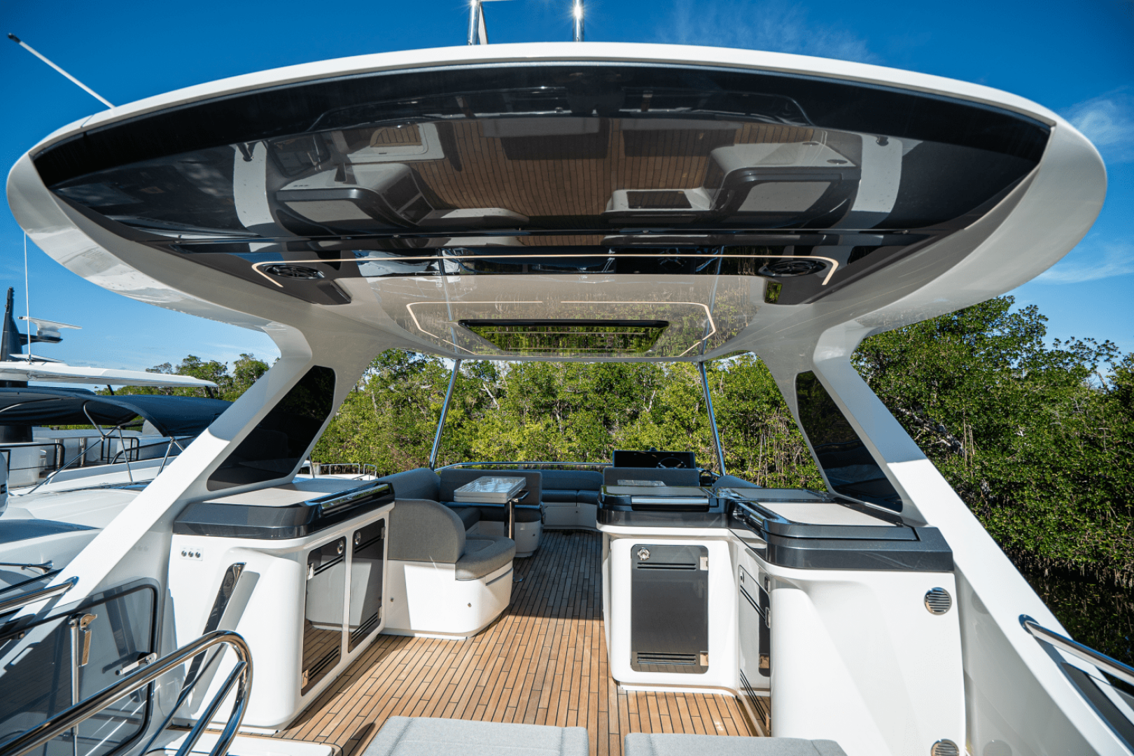Slide: The Image of Galeon 560 FLY 2025 - 4973105