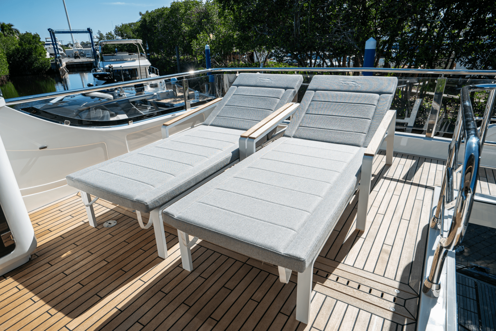 Slide: The Image of Galeon 560 FLY 2025 - 4973106