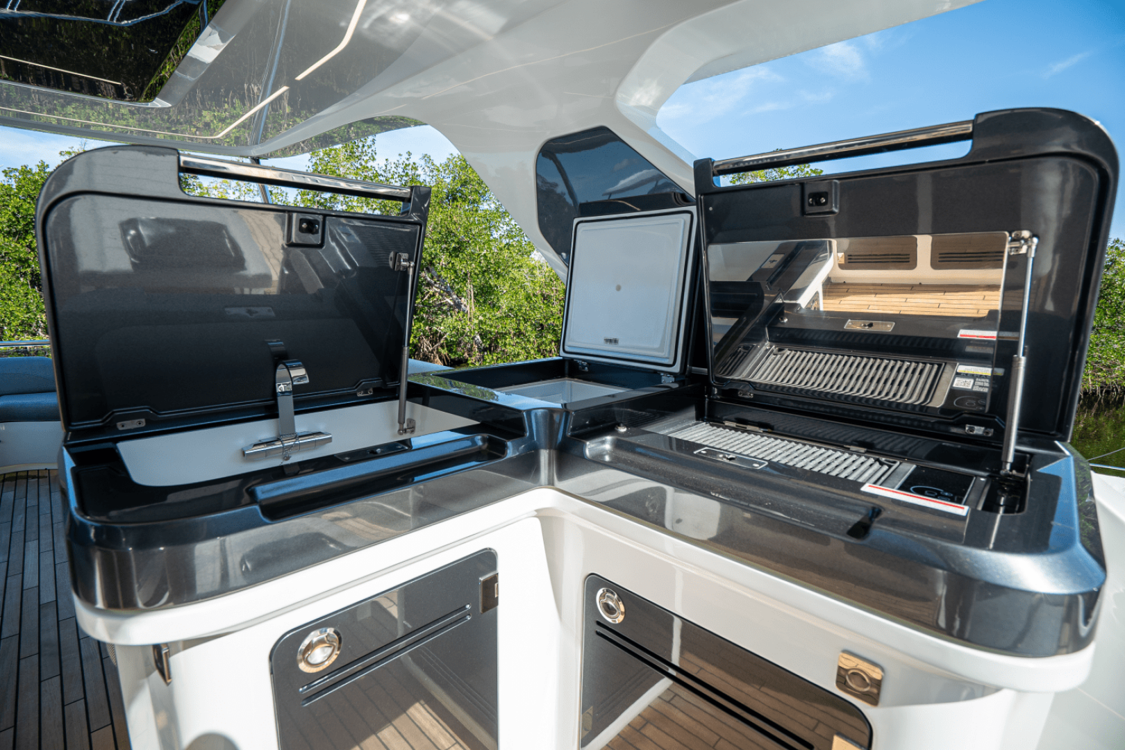 Slide: The Image of Galeon 560 FLY 2025 - 4973107