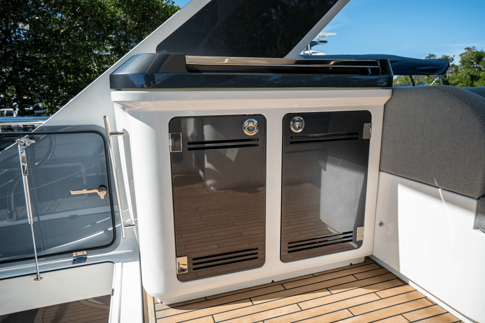Slide: The Image of Galeon 560 FLY 2025 - 4973109
