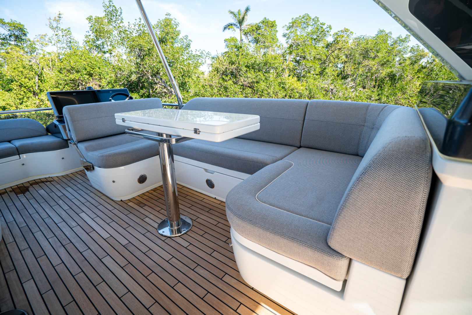 Slide: The Image of Galeon 560 FLY 2025 - 4973110