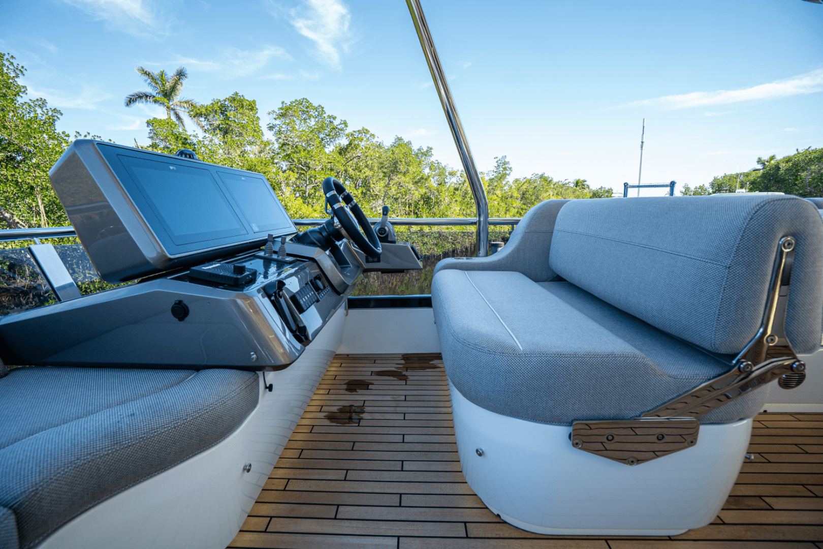 Slide: The Image of Galeon 560 FLY 2025 - 4973113