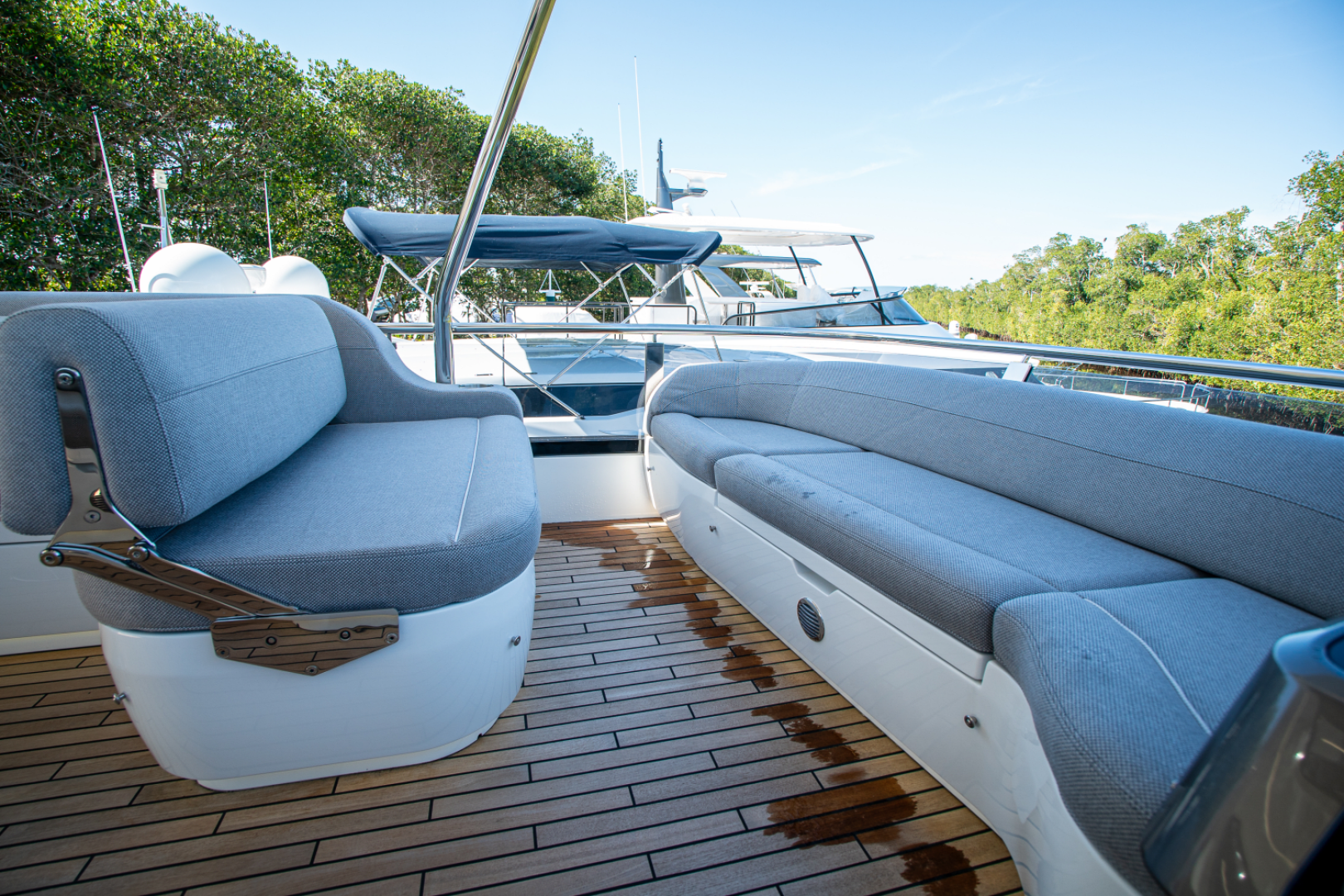 Slide: The Image of Galeon 560 FLY 2025 - 4973117