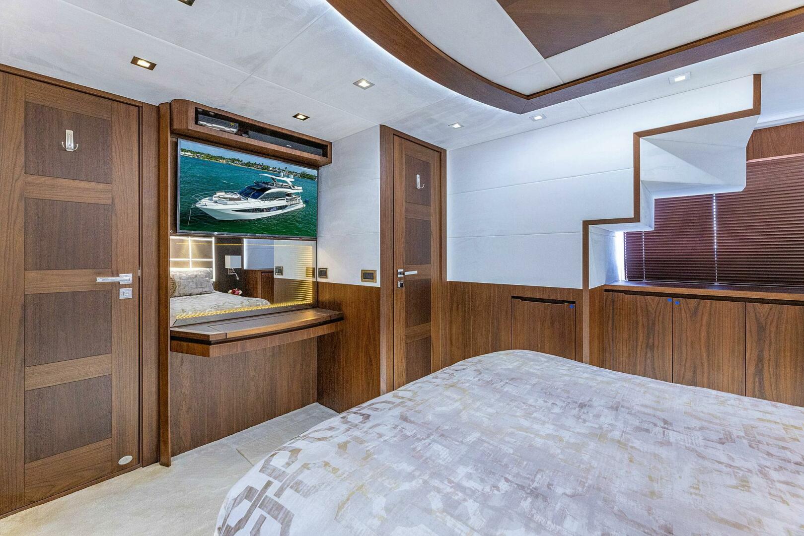 Slide: The Image of Galeon 640 Fly 2019 - 4860166