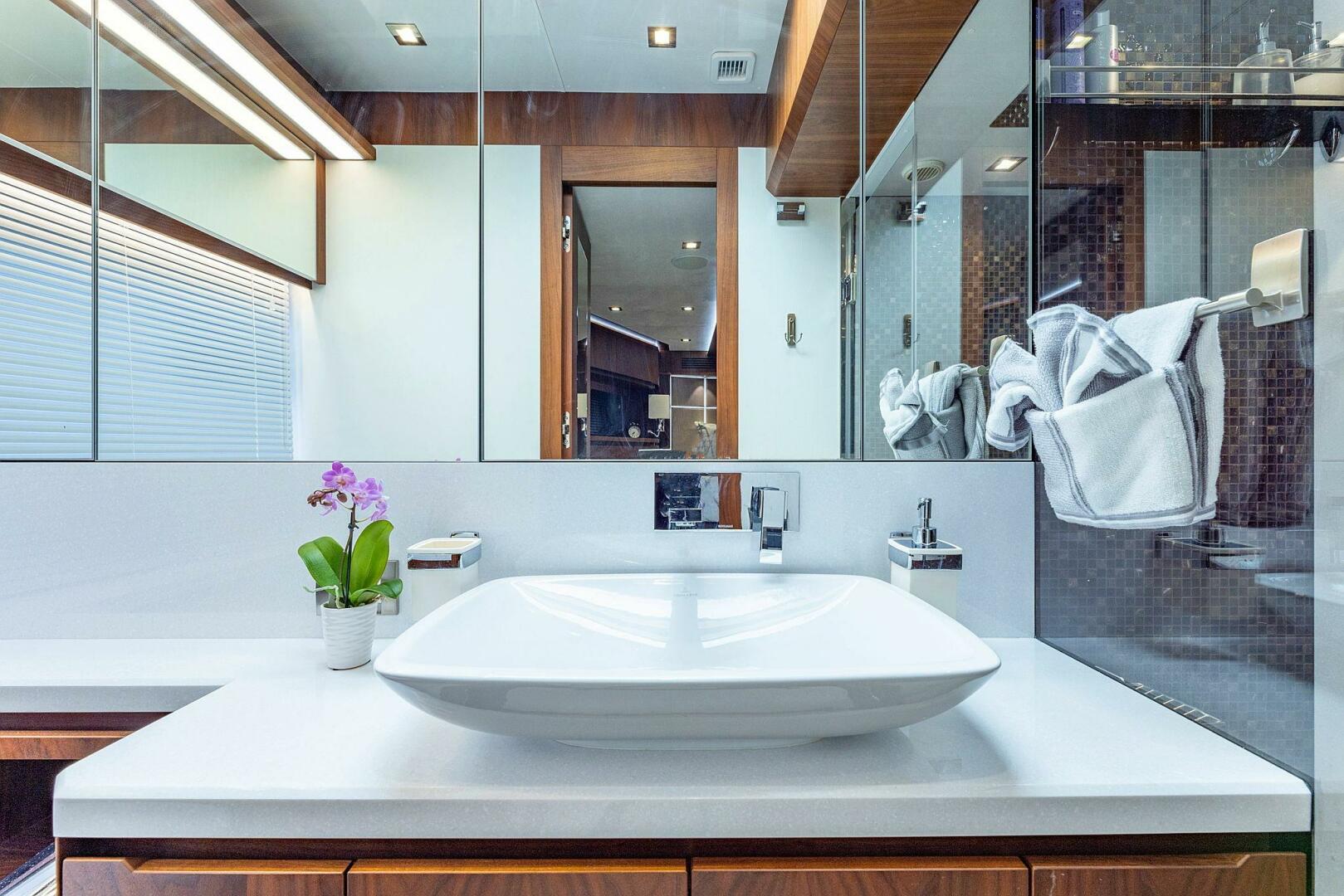 Slide: The Image of Galeon 640 Fly 2019 - 4860018