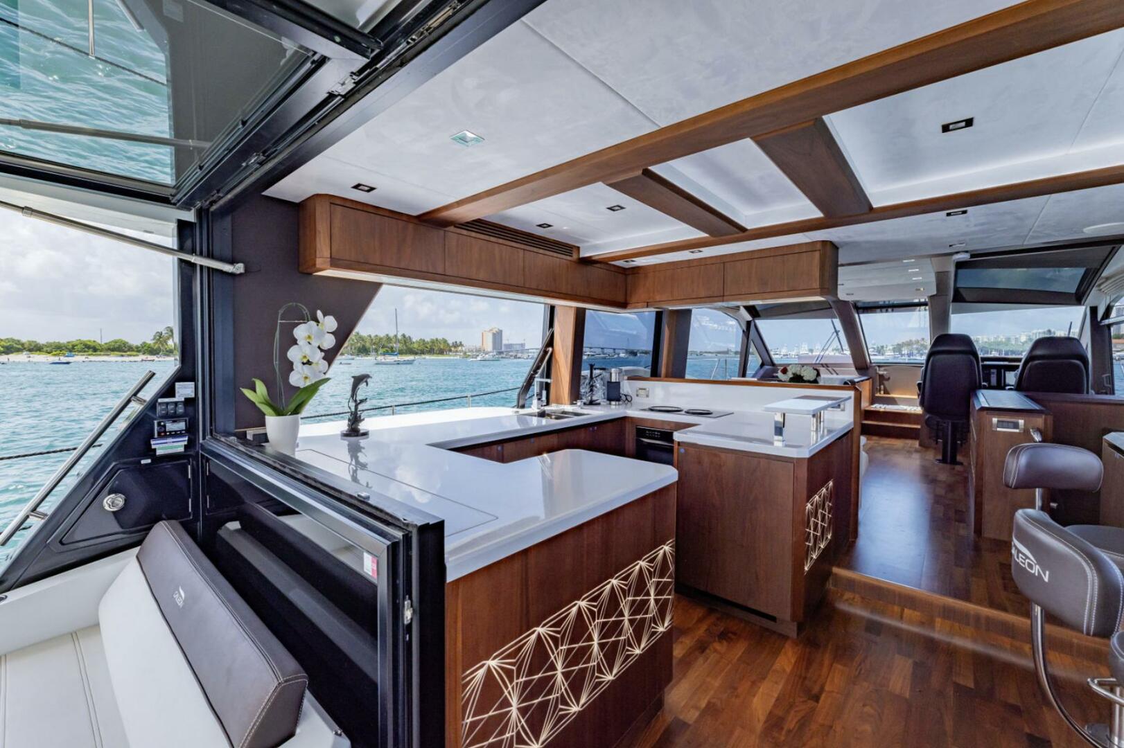 Slide: The Image of Galeon 640 FLY 2019 - 4235195