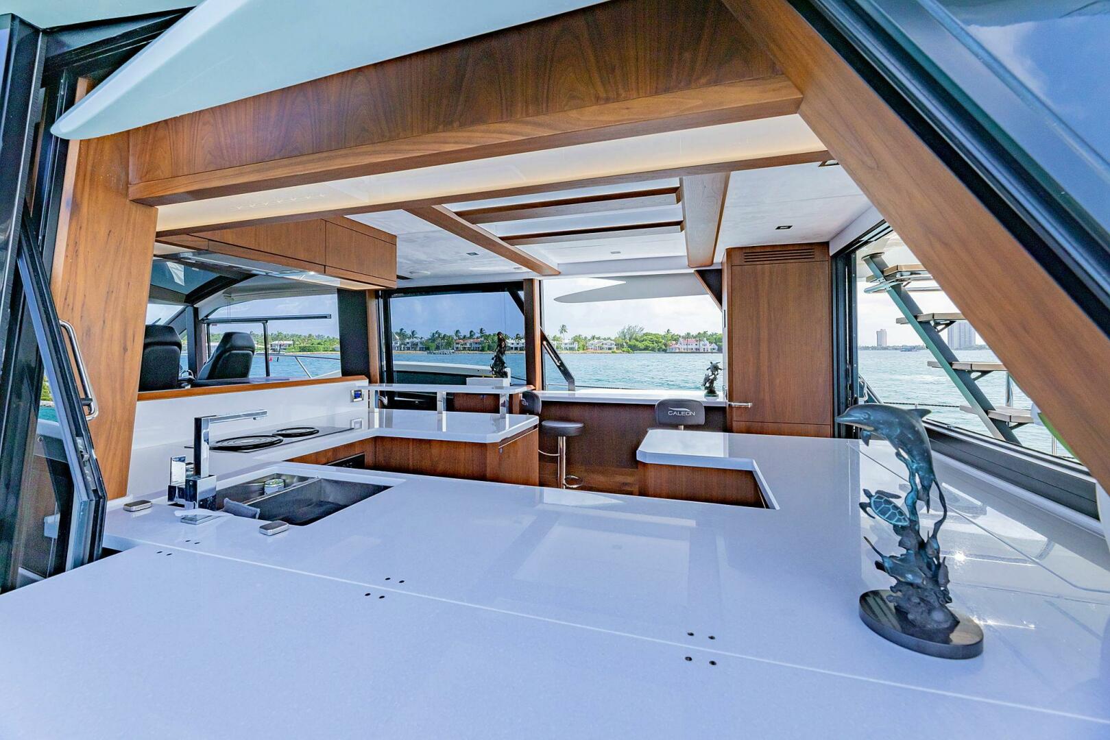 Slide: The Image of Galeon 640 Fly 2019 - 4859989