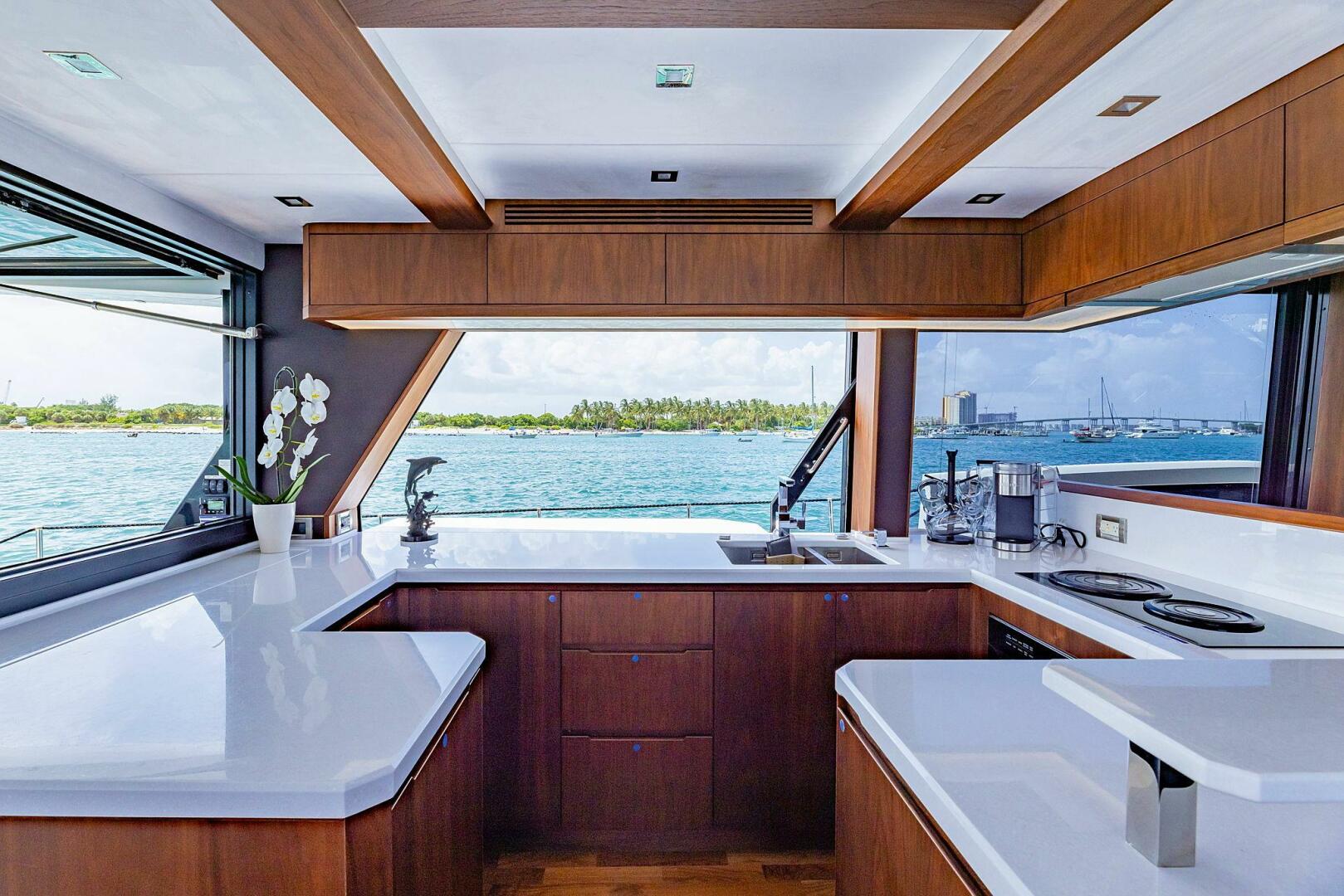 Slide: The Image of Galeon 640 Fly 2019 - 4859995