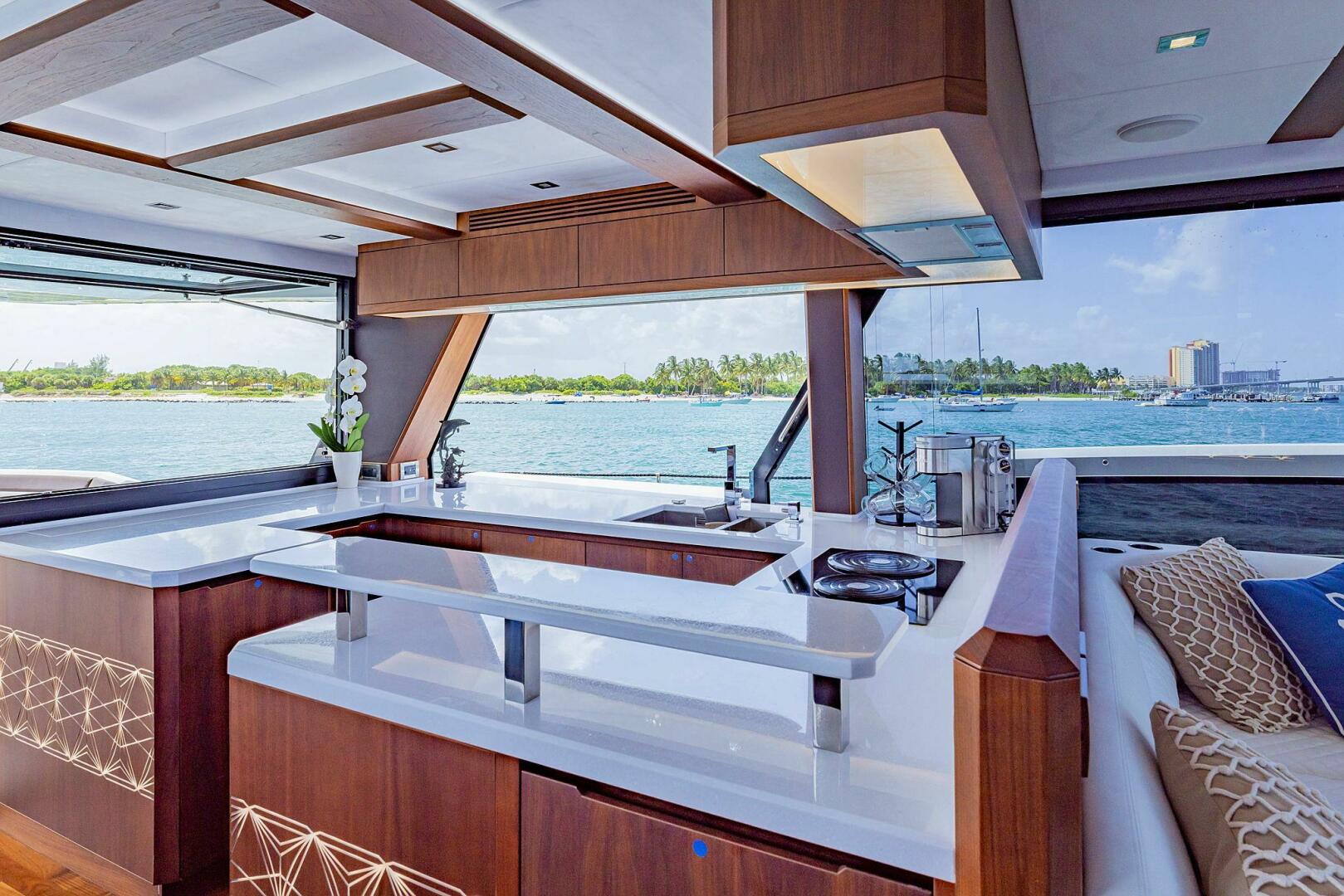 Slide: The Image of Galeon 640 Fly 2019 - 4859997