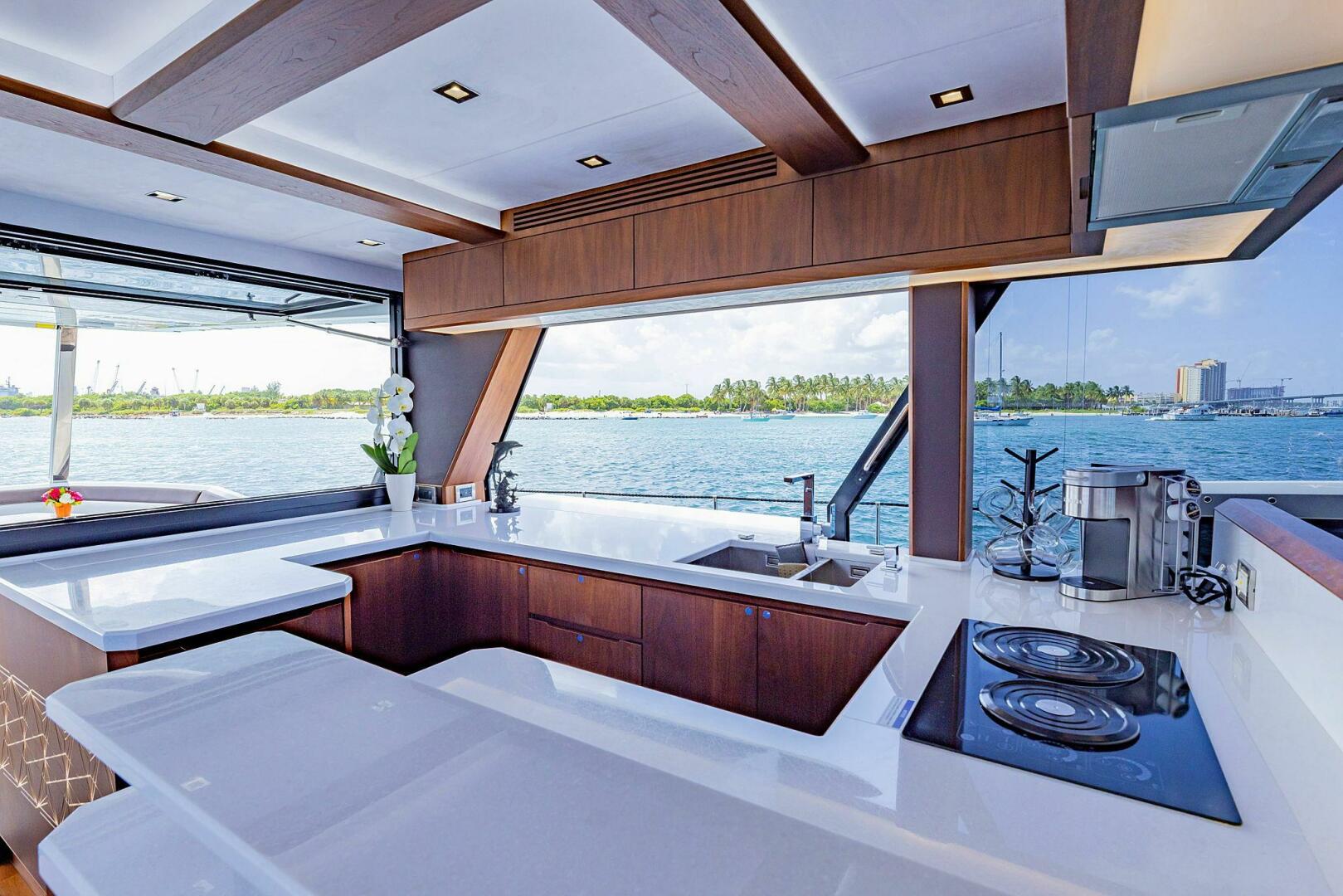 Slide: The Image of Galeon 640 Fly 2019 - 4859996