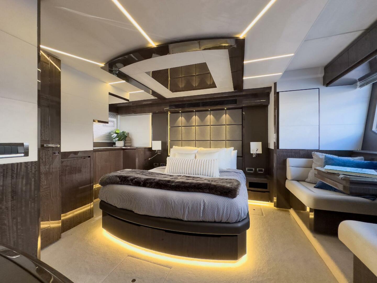 Slide: The Image of Galeon 640 Fly 2022 - 4869115