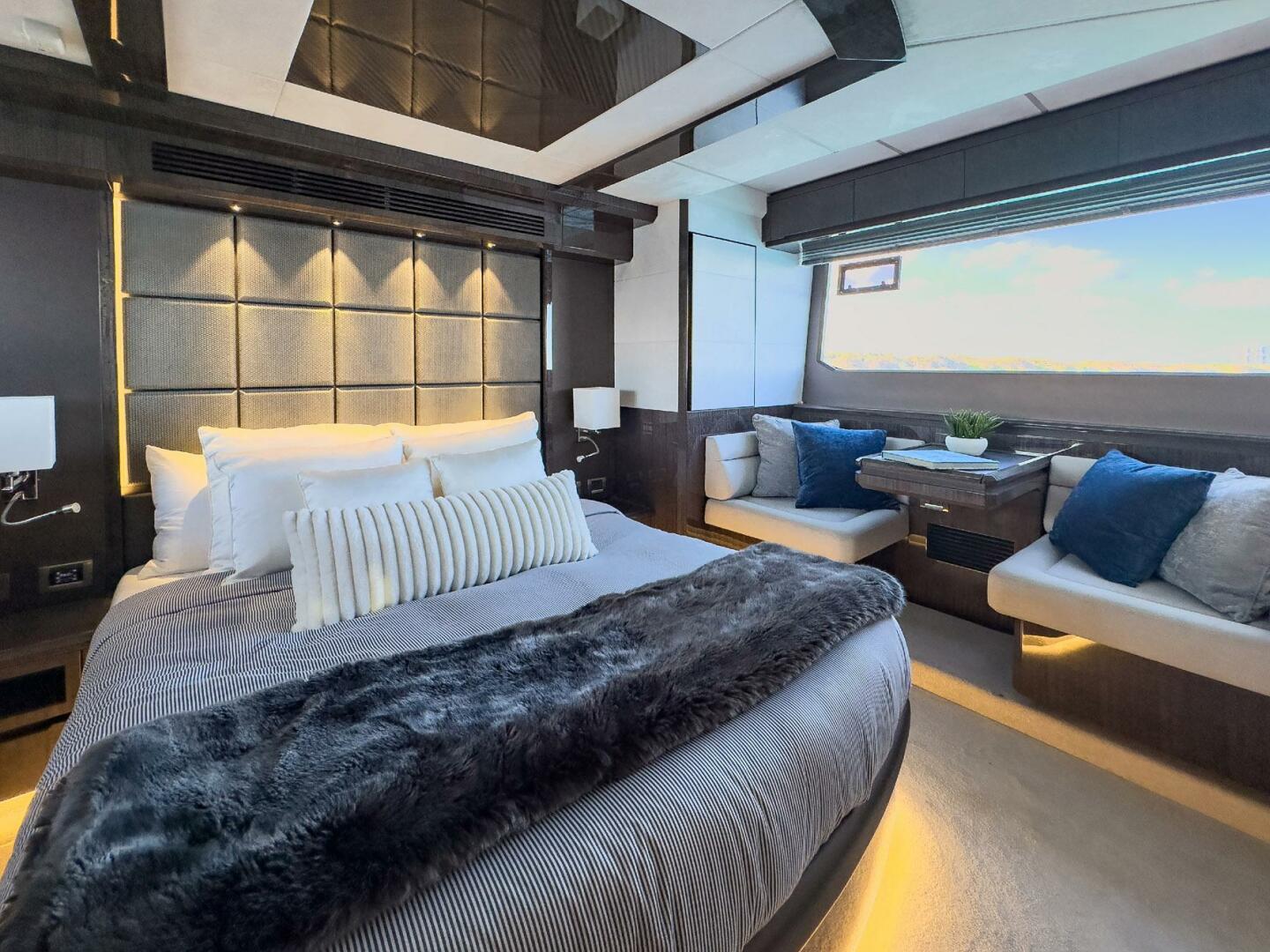 Slide: The Image of Galeon 640 Fly 2022 - 4869120