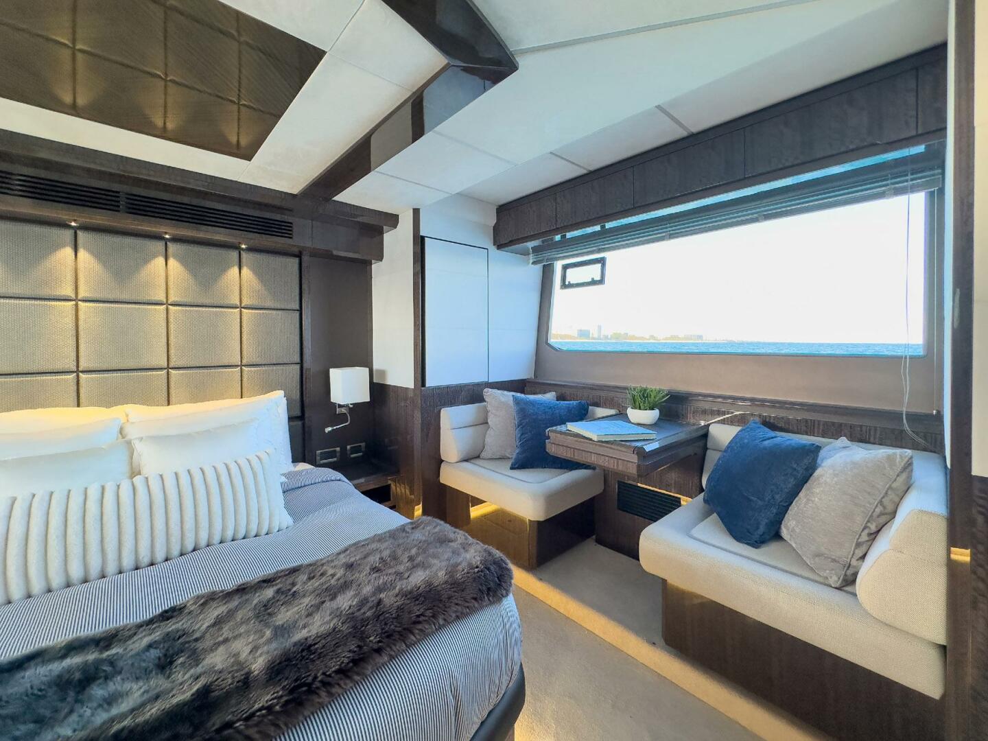 Slide: The Image of Galeon 640 Fly 2022 - 4869121