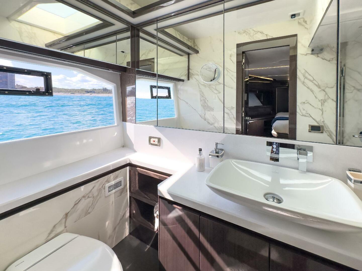 Slide: The Image of Galeon 640 Fly 2022 - 4869135