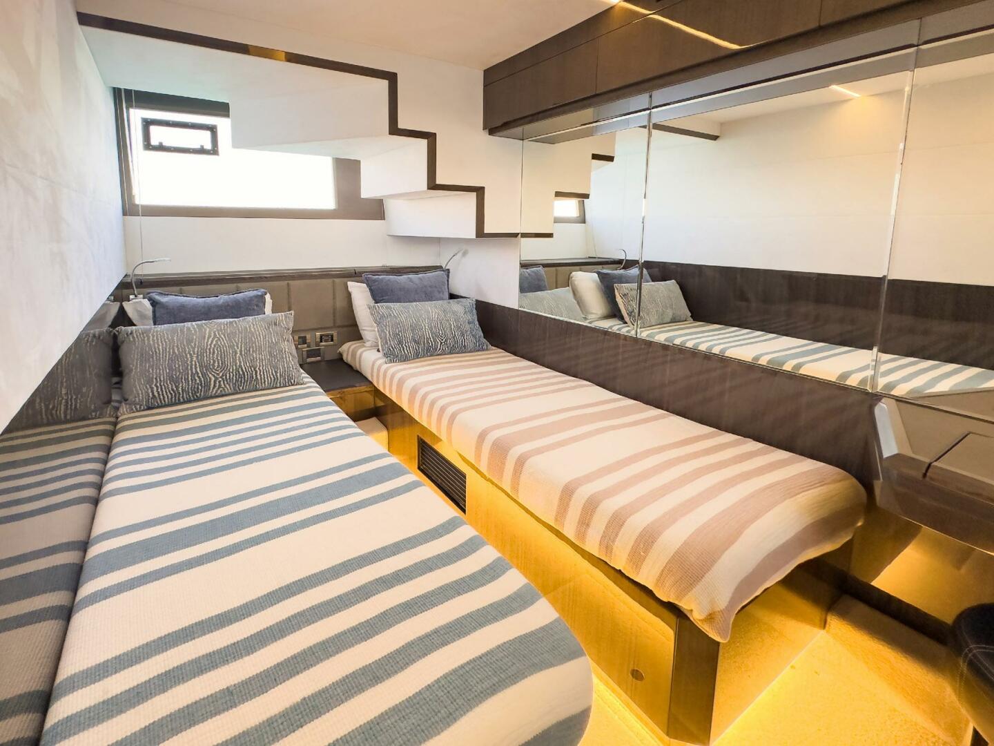 Slide: The Image of Galeon 640 Fly 2022 - 4869136