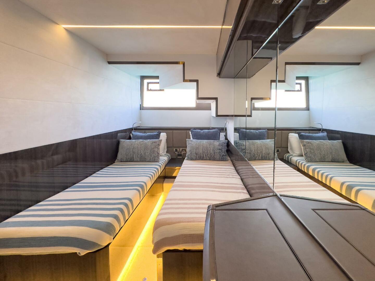 Slide: The Image of Galeon 640 Fly 2022 - 4869137