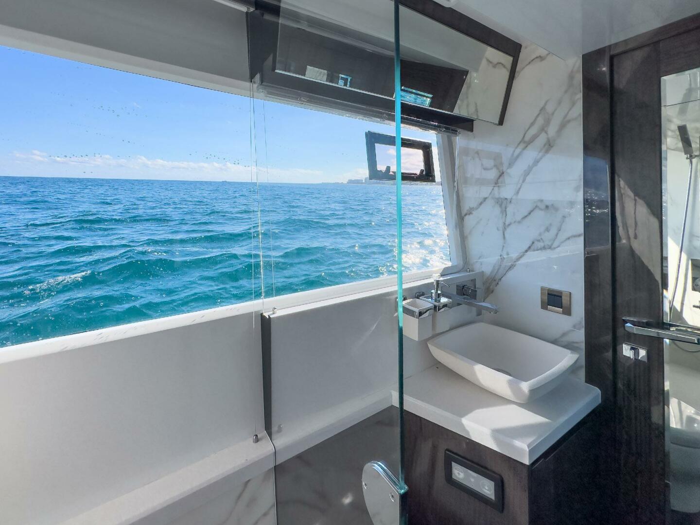 Slide: The Image of Galeon 640 Fly 2022 - 4869139