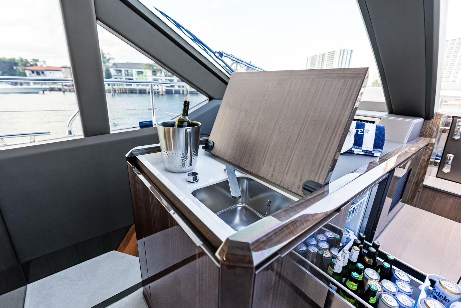 Slide: The Image of 2023 Galeon 640 Flybridge- FOOD FIGHTER- Salon - 5168562