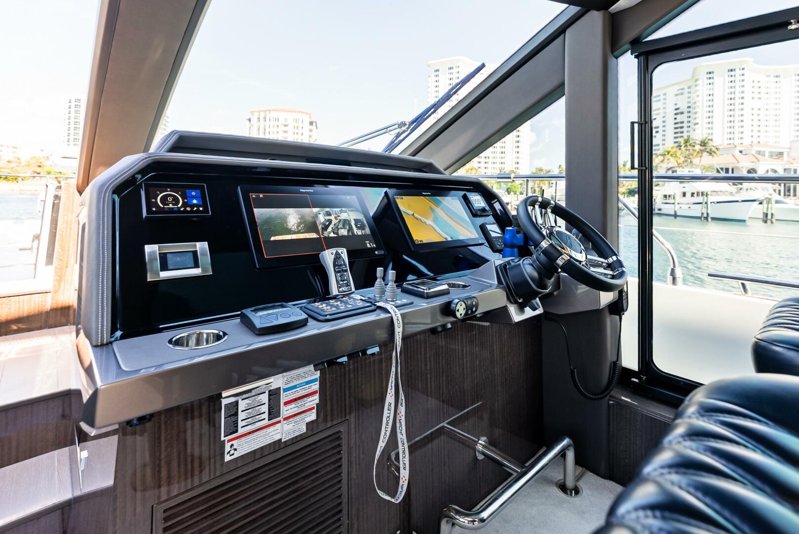 Slide: The Image of 2023 Galeon 640 Flybridge- FOOD FIGHTER- Helm - 5168552