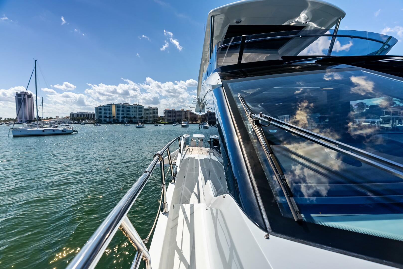 Slide: The Image of 2023 Galeon 640 Flybridge- FOOD FIGHTER- Catwalk - 5168498