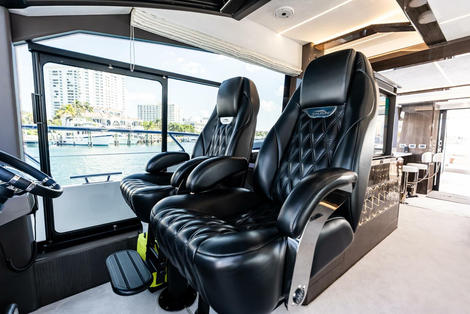 Slide: The Image of 2023 Galeon 640 Flybridge- FOOD FIGHTER- Helm - 5168553