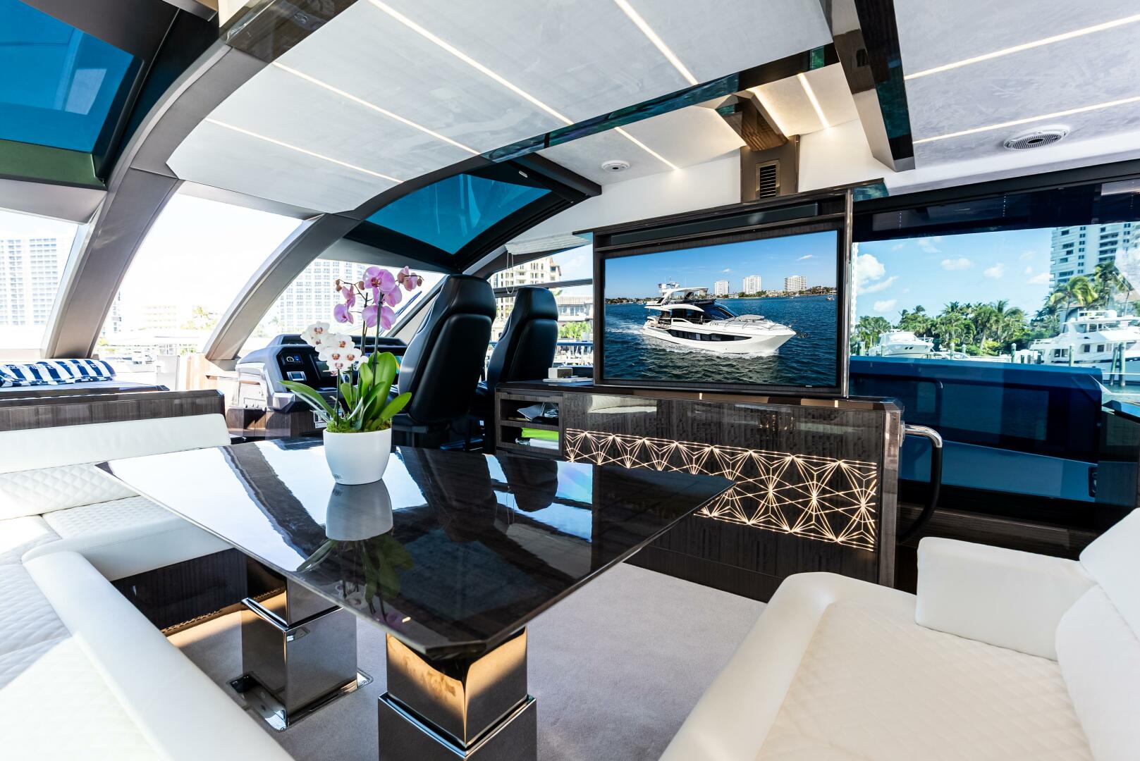 Slide: The Image of 2023 Galeon 640 Flybridge- FOOD FIGHTER- Salon - 5168554