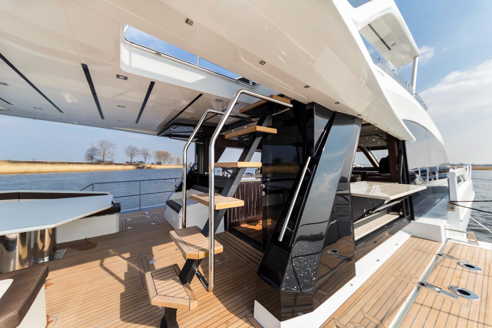 Slide: The Image of Galeon 640 FLY 2024 - 15